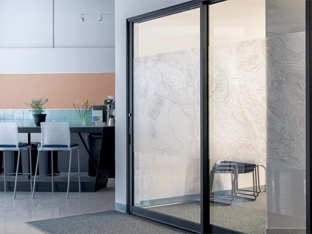 7 razones por las que instalar puertas de cristal correderas en una vivienda